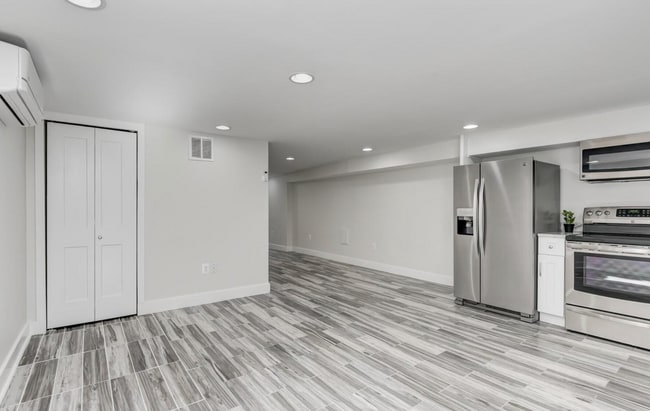 Building Photo - 909 Delafield Pl NW