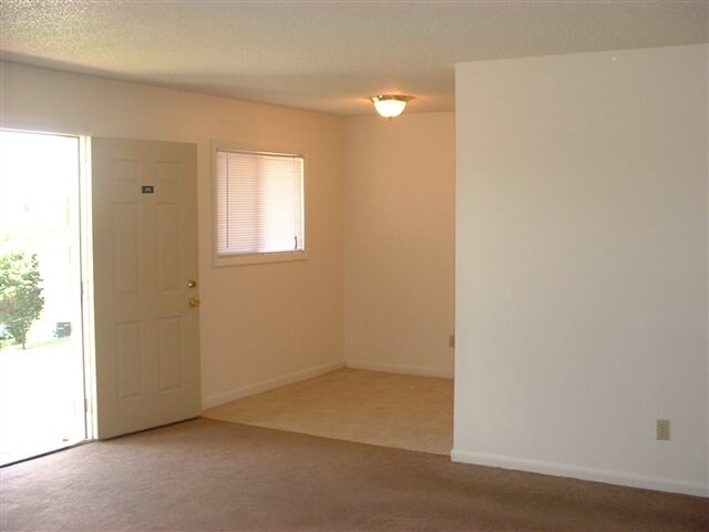 Living Room Nottingham nottingham on the bluff rentals - clinton, ia | apartments Living Room Nottingham nottingham on the bluff rentals - clinton, ia | apartments