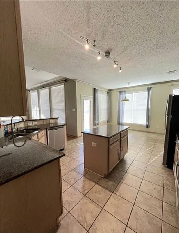 Building Photo - 848 Fallkirk Ct
