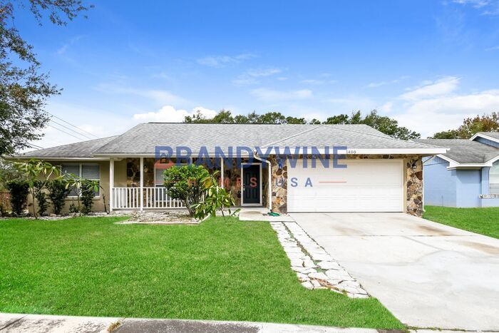 Primary Photo - Happy New Year! Move in by 1/15 and get Fe...