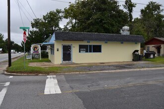 Building Photo - 1021 S Georgia Pkwy E