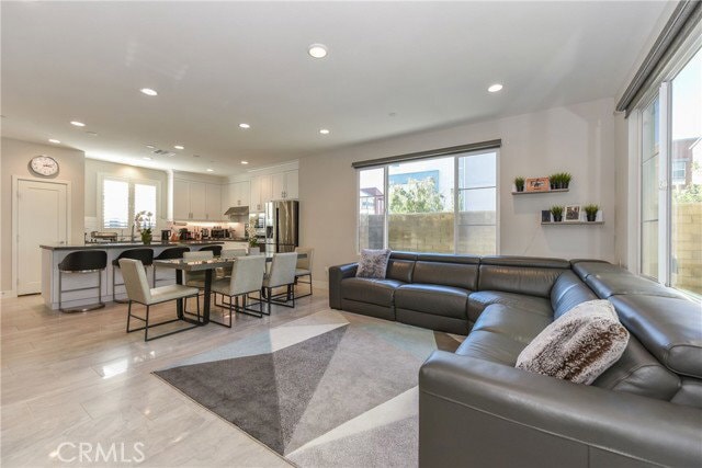 Building Photo - 123 Tenor