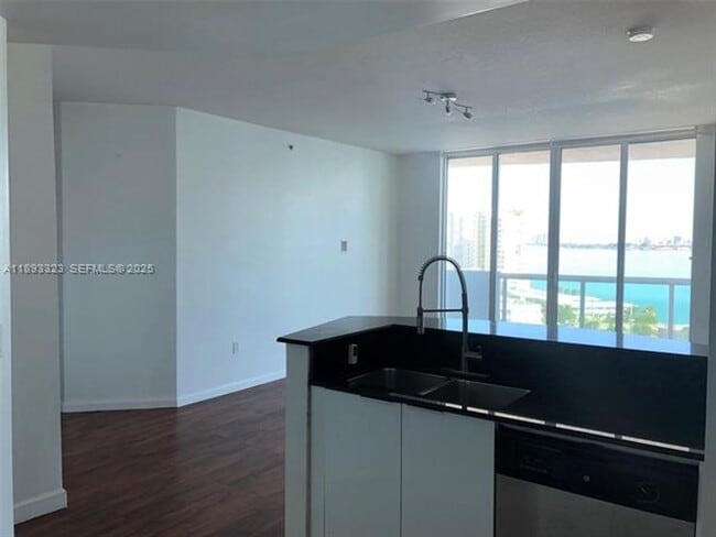 Photo - 7900 Harbor Island Dr Apartment