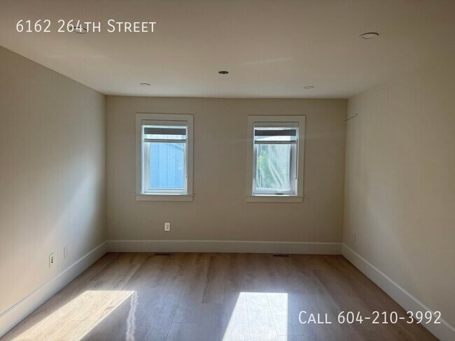 Building Photo - Bright & Spacious Coach House- Utilities I...