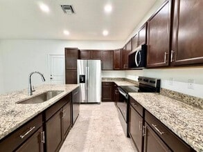 Building Photo - 4093 S Longwood Lk Sq