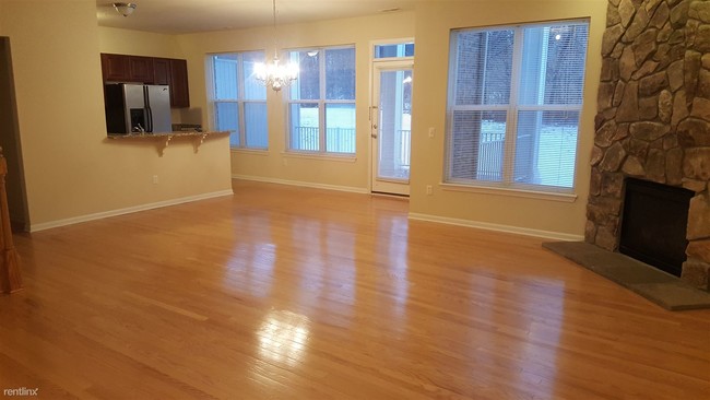 Foto del edificio - 2 br, 2.5 bath Condo - 3105 Asher Rd