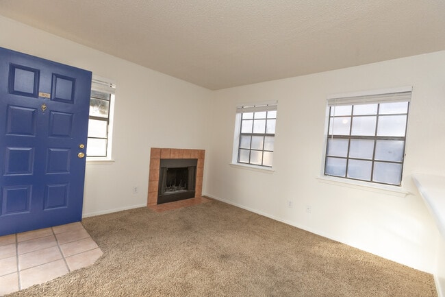 Building Photo - La Mesa Pearl