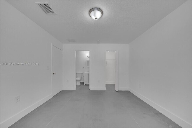 Foto del edificio - 3737 NW 20th Ave