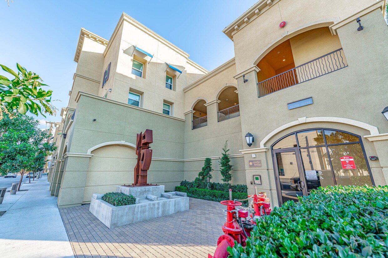 Foto principal - 10270 Artesia Blvd