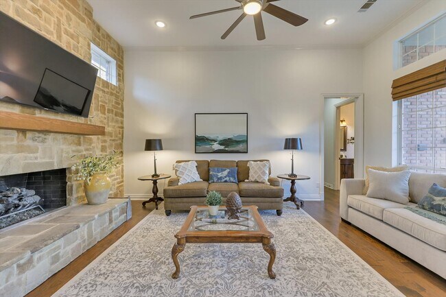 Foto del edificio - 904 Tiffany Ln