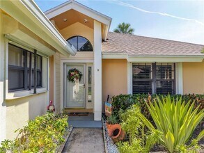 Building Photo - 1342 Park Lake Dr