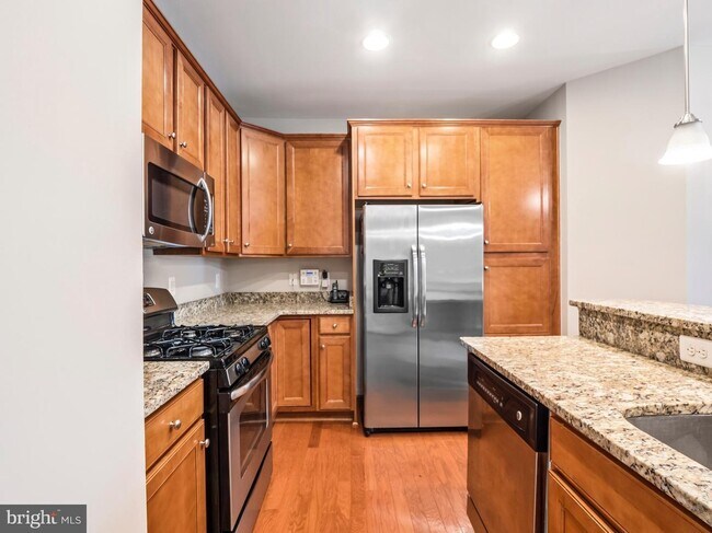 Photo - 43889 Centergate Dr Townhome