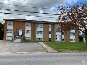 Building Photo - 3 Olive St
