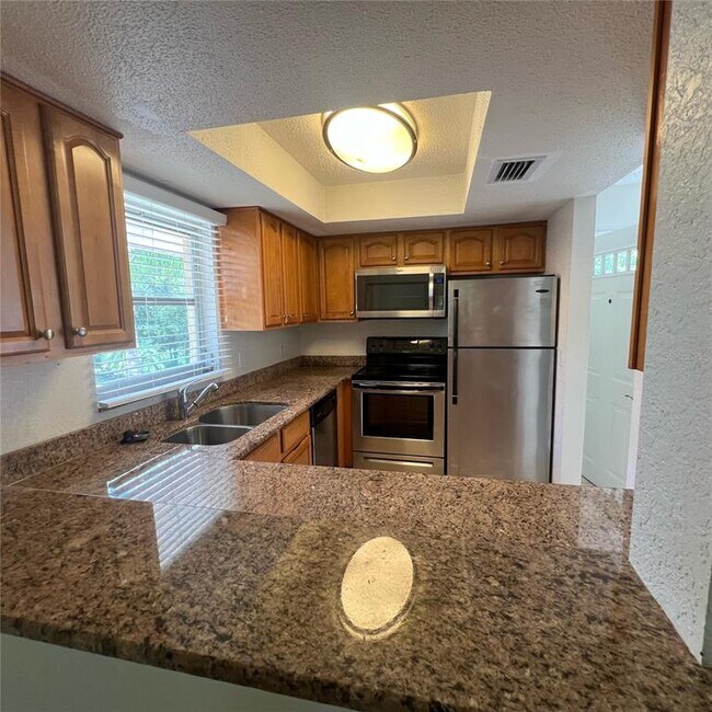 Building Photo - 948 La Costa Cir