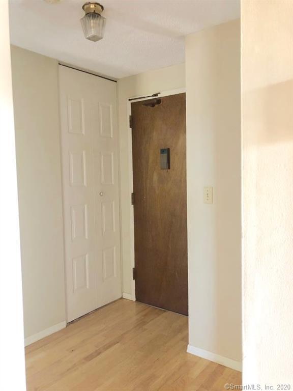 Building Photo - 70 Burgundy Hill Ln