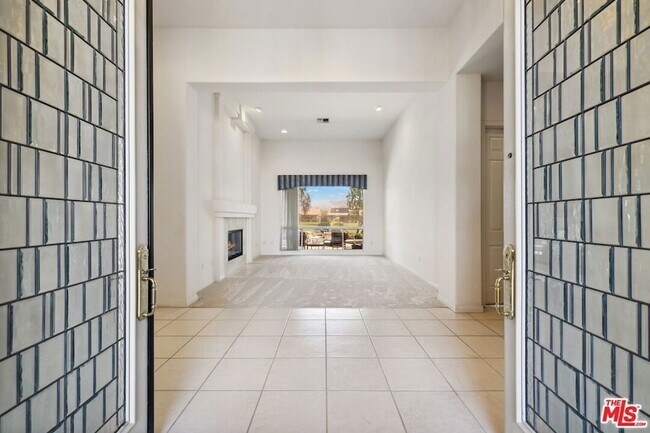 Foto del edificio - 78586 Kensington Ave