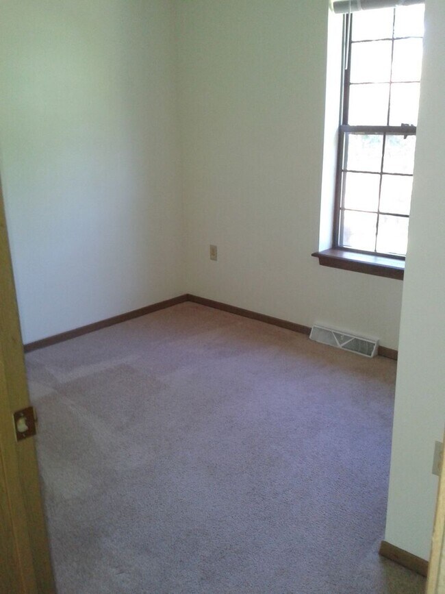 Foto del edificio - Townhome in Quiet Neighborhood