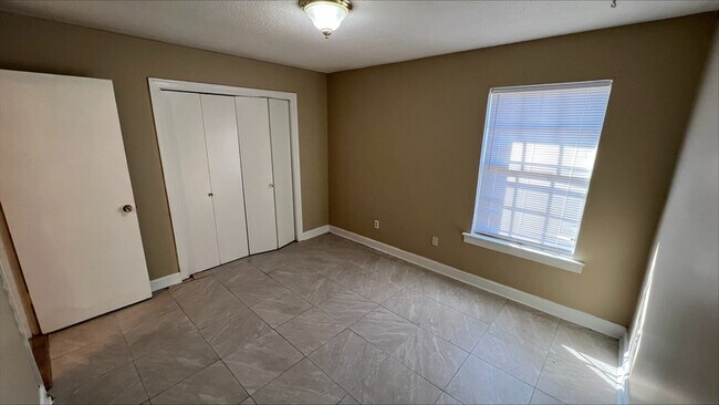 Foto del edificio - 3216 S Mendenhall Rd