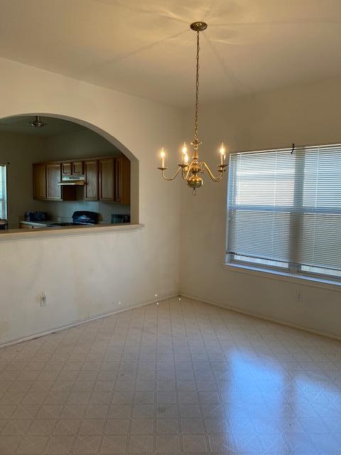 Building Photo - 810 N Creek Blvd