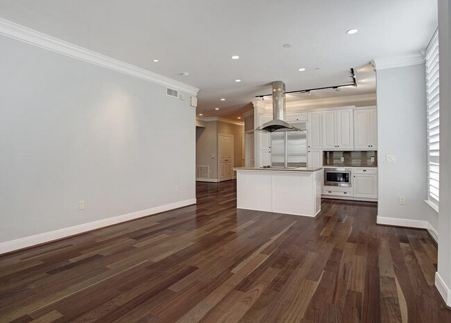 Foto del edificio - 1419 Montrose-1415-9