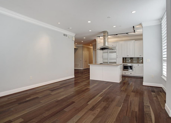 Building Photo - 1419 Montrose-1415