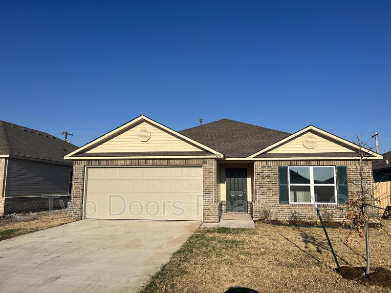 Primary Photo - 1217 Chuck Wagon Dr