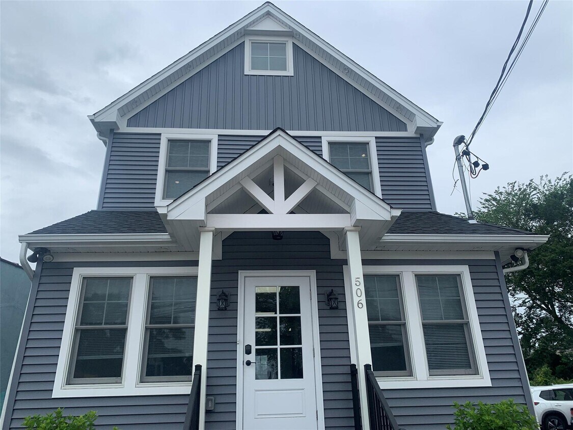 Foto principal - 506 Lakeview Ave