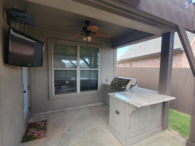 Building Photo - Cyrpess Bend Rental (4 Bedroom 3 Bath)