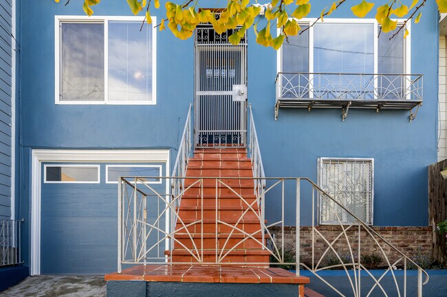 Building Photo - 441 Madrid St