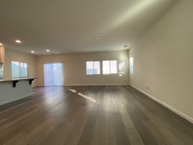 Building Photo - Beautiful 4 bedroom 2.5 bath home in Natomas!