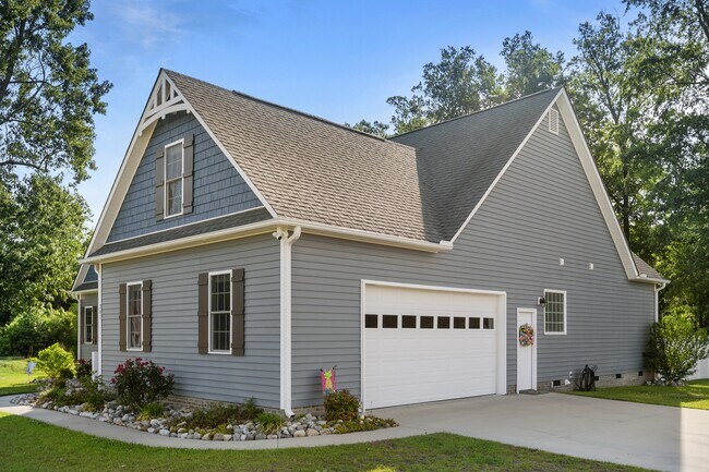 Foto del edificio - 201 Cypress Branch Way