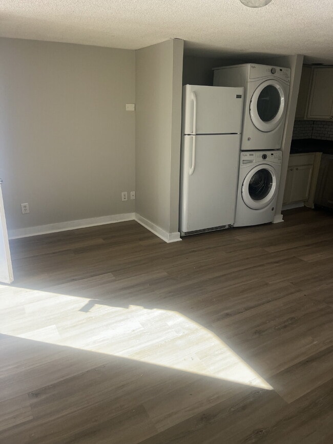 Building Photo - "Charming 1-Bedroom Retreat in Nashville – Cozy 720 sq. ft. Haven!"