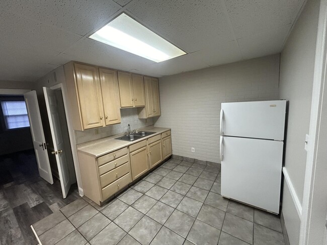 Building Photo - 1633 Mahoning Ave