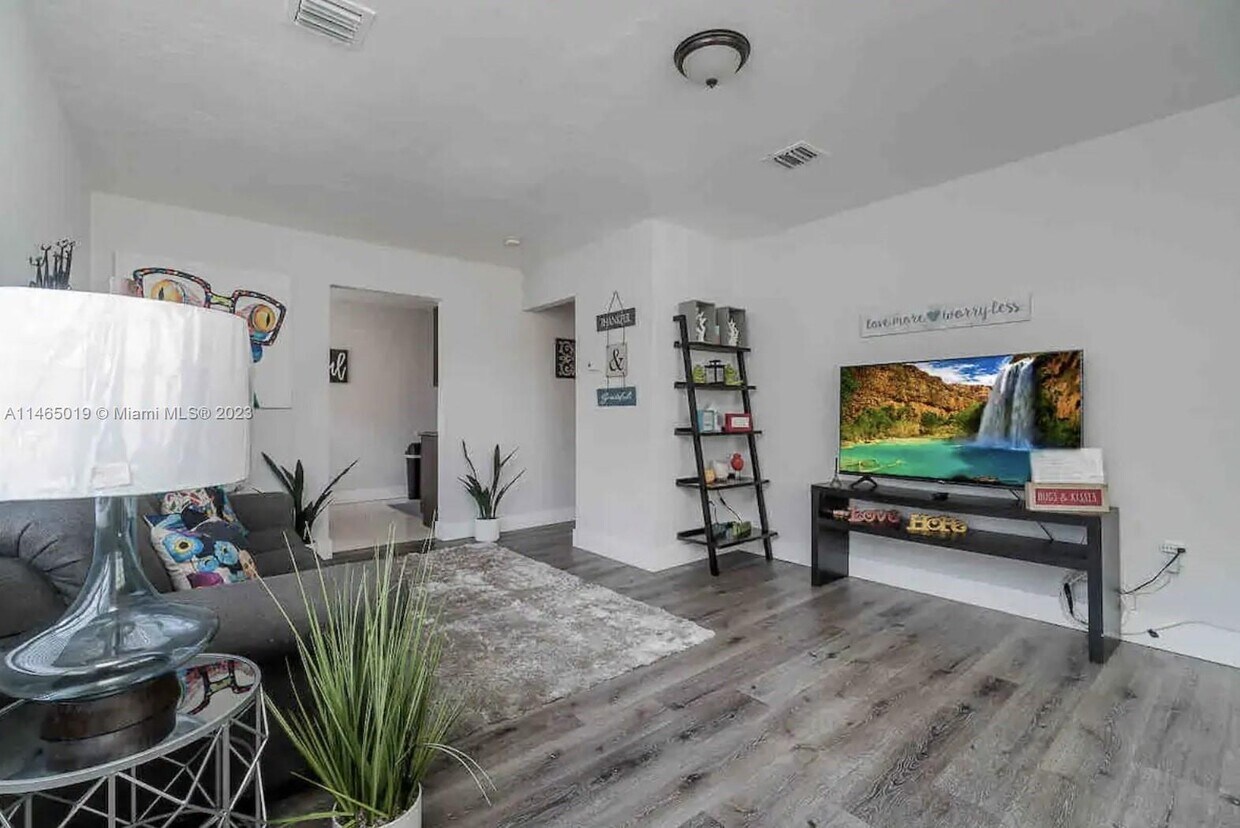1321 NE 118th St Unit 1, Miami, FL 33161 - Room for Rent in Miami, FL ...