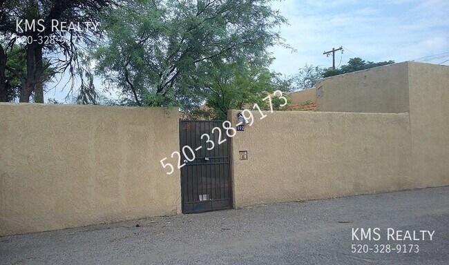 Foto del edificio - 2 Bedroom 2 Bath-102 E Alturas Street Unit...