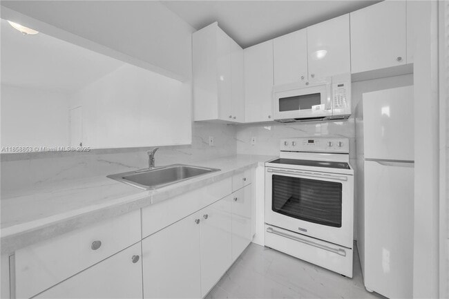 Building Photo - 1371 NW 3rd St