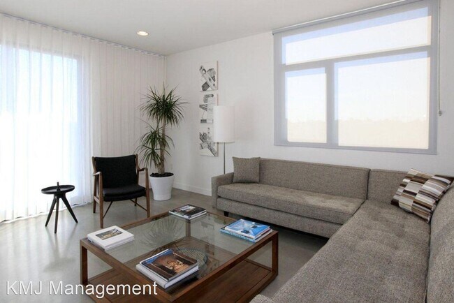 Foto del edificio - 10810 Palms Blvd