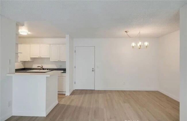 comida - 3602 W Estates Ln