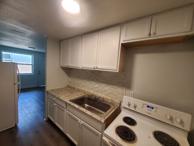 Foto del edificio - Logan St Duplex