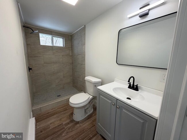 Building Photo - 197 Main St