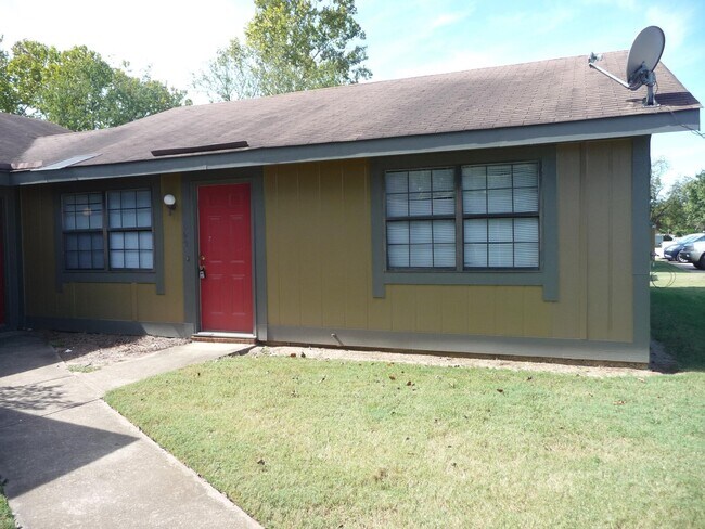 Building Photo - 620 Gawin Dr