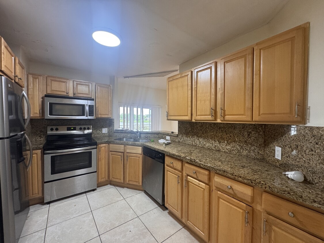 Photo - 3409 NW 44th St (Lauderdale Lakes, FL)
