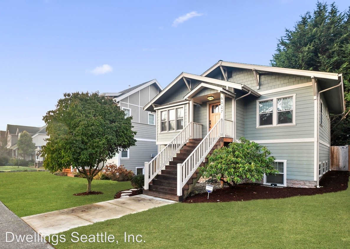 Foto principal - 3 br, 2 bath House - 6027 44th Ave SW