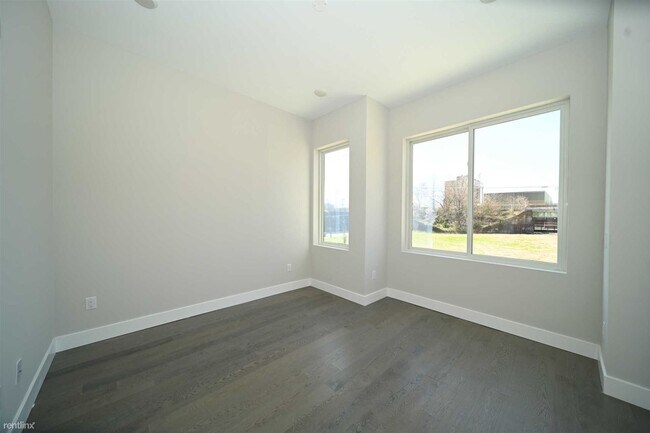 Foto del edificio - 2 br, 1 bath Triplex - 1415 N 8TH St Unit 2