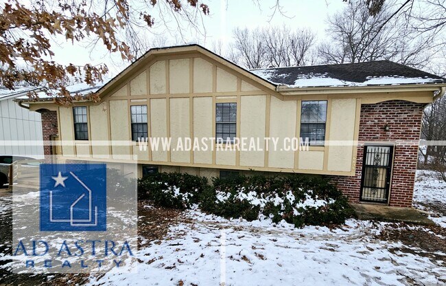 Building Photo - ADORABLE and CLEAN duplex in Shawnee!!-Ava...