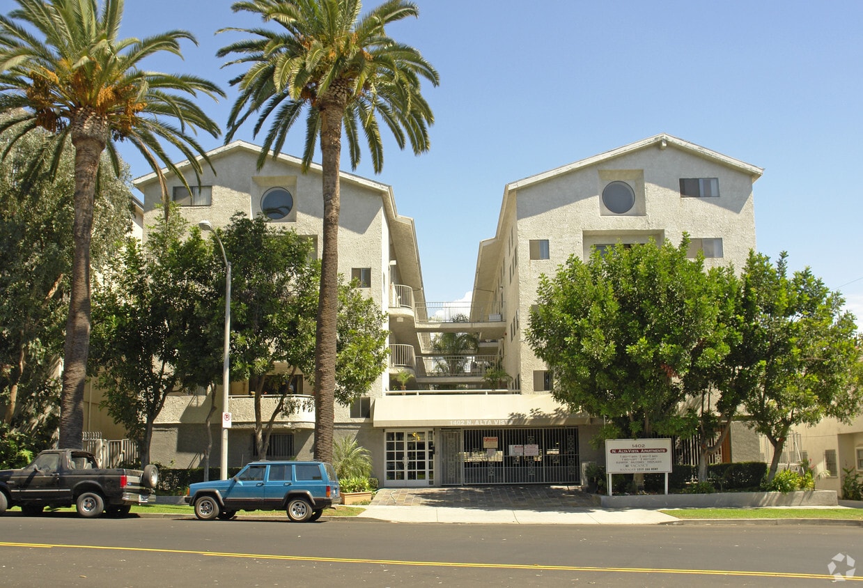Building Photo - 1402 N Alta Vista Blvd