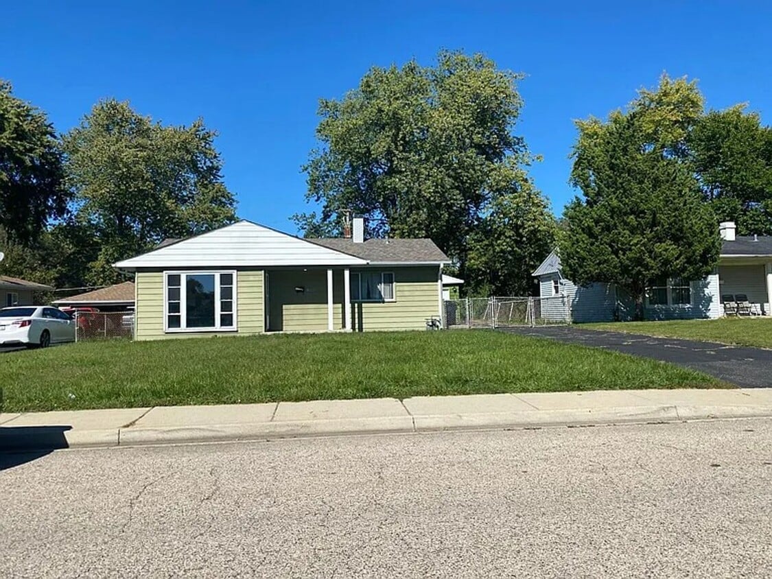 Primary Photo - 108 Hook Rd