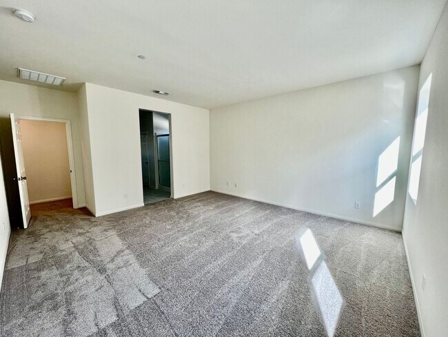 Building Photo - Recently built SINGLE STORY 4 bed, 2 bath, plus office - Riverside