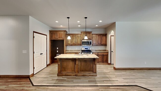 Building Photo - Very Nice 4 Bedroom 2 Bath Home in Piedmont Schools