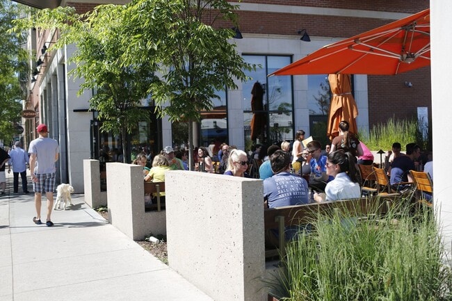 Interior Photo - 692 N High St